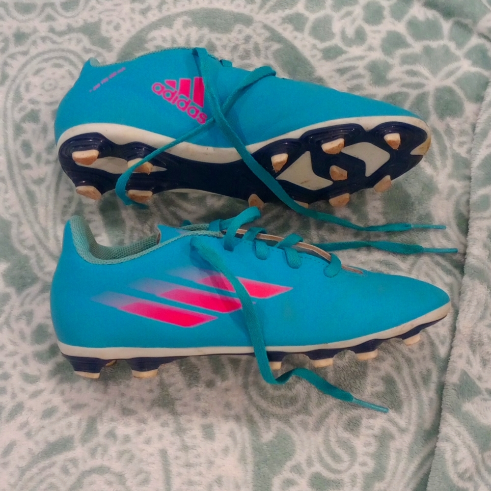 Girls soccer cleats